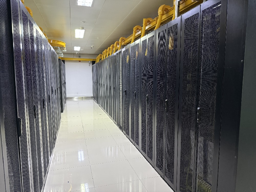 北京高电服务器机房10kw机柜